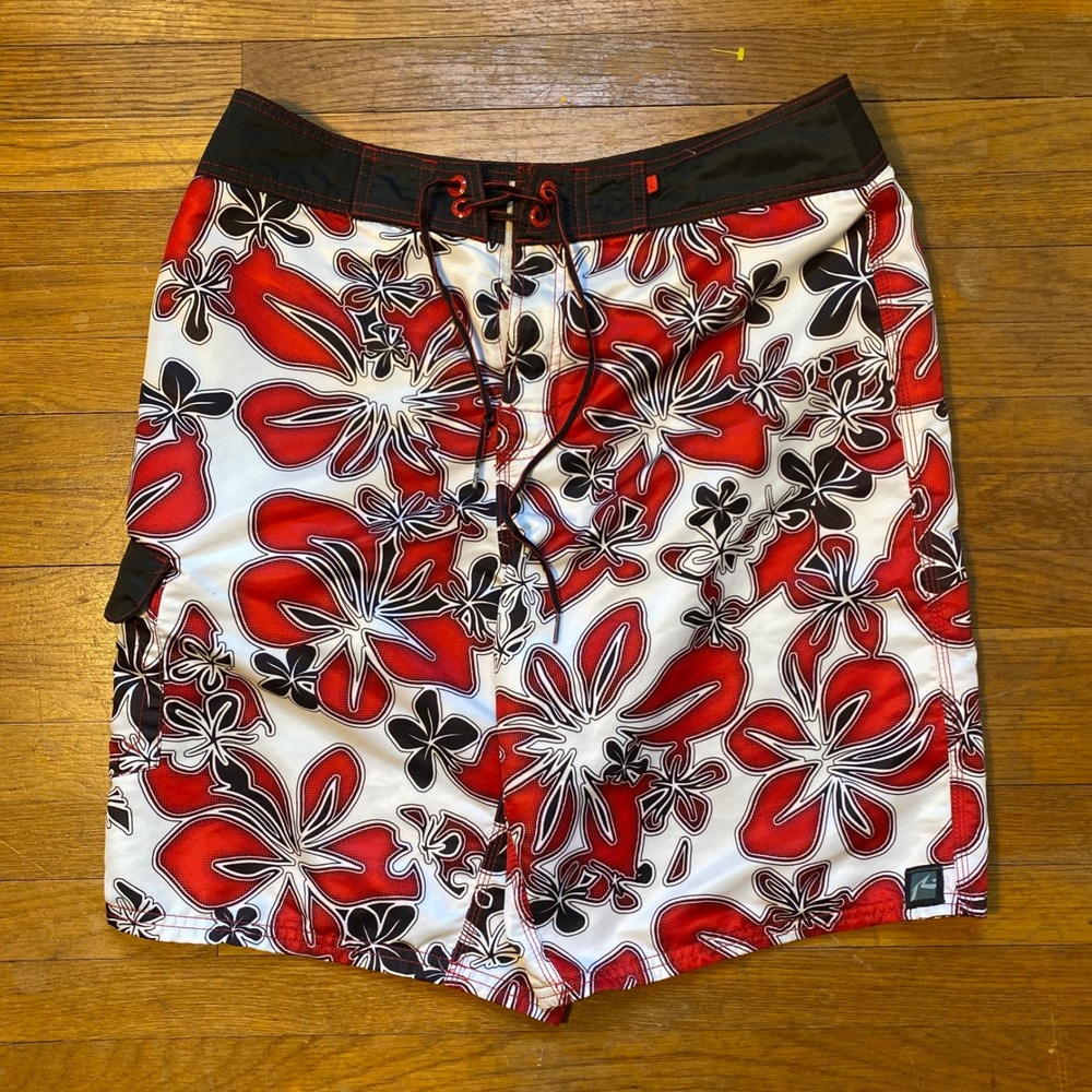 Rusty Mens Y2K Board Shorts Red White Black Floral Surf Swim Trunks Size 33
